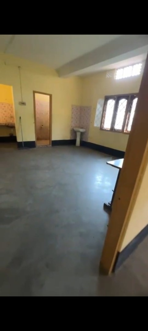 Unfurnished 2bhk in Datalpara, Dhirenpara, Guwahati, Assam, India for Rent